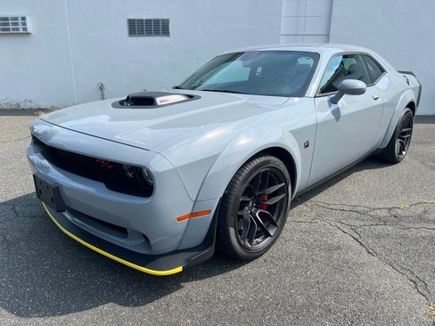 Used 2021 Dodge Challenger R/T Scat Pack image 1