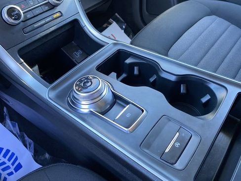 Certified 2022 Ford Edge SE w/ Black Appearance Package image 18