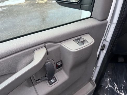 Used 2017 Chevrolet Express 2500 image 11