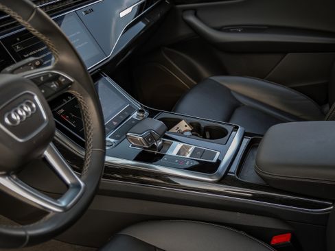 Used 2021 Audi Q8 Premium w/ Convenience Package image 26