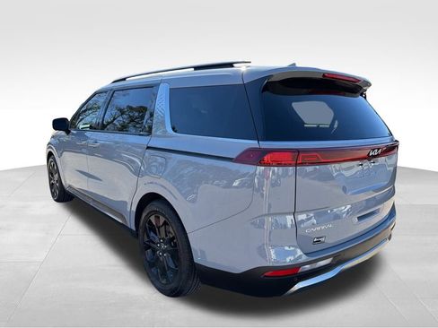 Certified 2024 Kia Carnival SX Prestige image 3