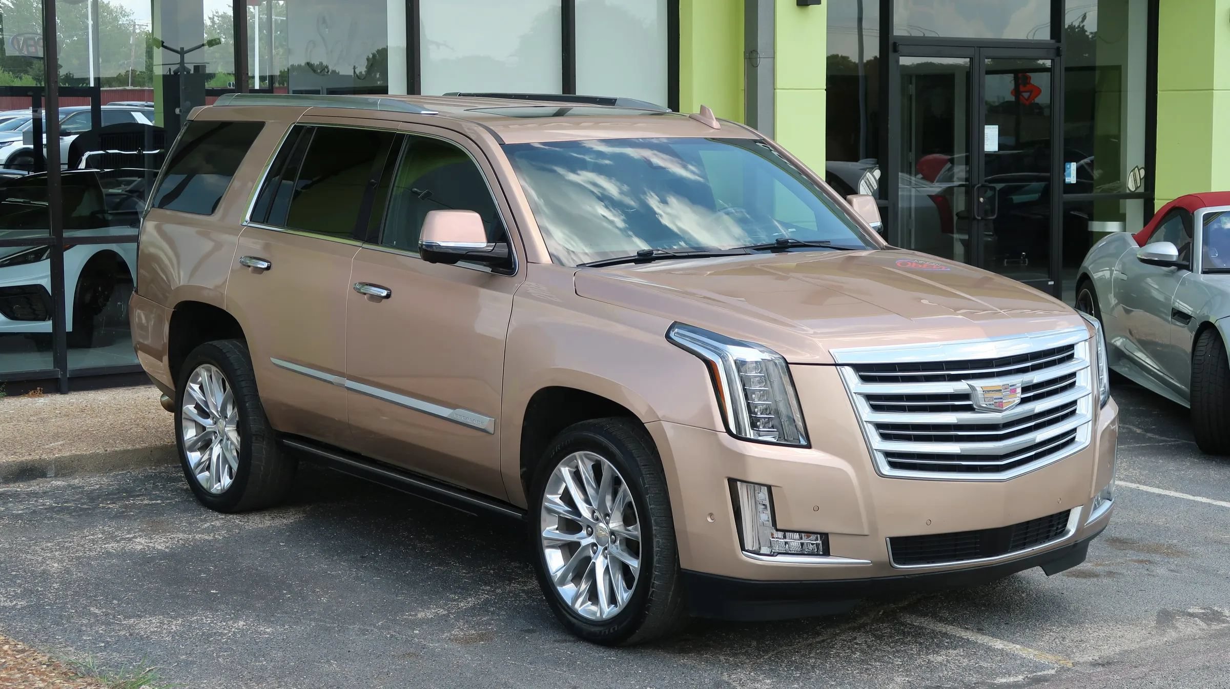 Used 2020 Cadillac Escalade Platinum AWD/4WD image 5