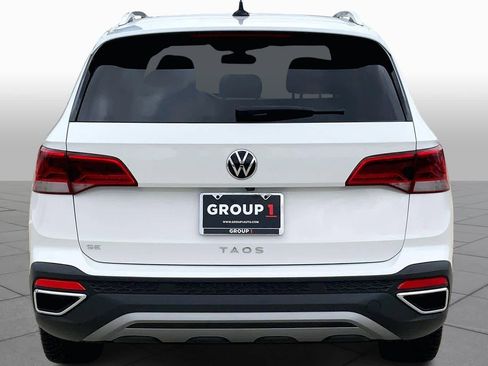 Used 2022 Volkswagen Taos SE FWD image 5