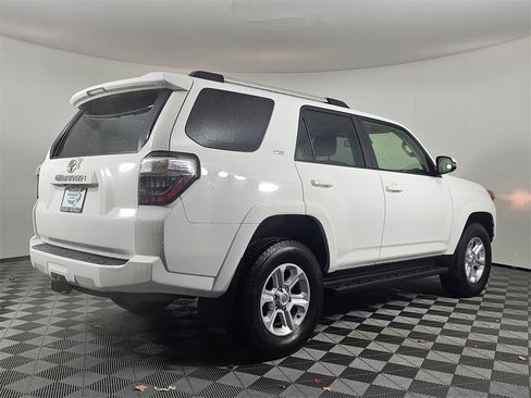 Used 2022 Toyota 4Runner SR5 Premium w/ Moonroof Package image 7