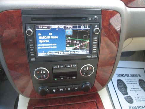 Used 2010 Chevrolet Suburban LTZ image 18