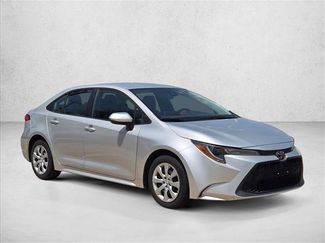 Used 2021 Toyota Corolla LE FWD video 3