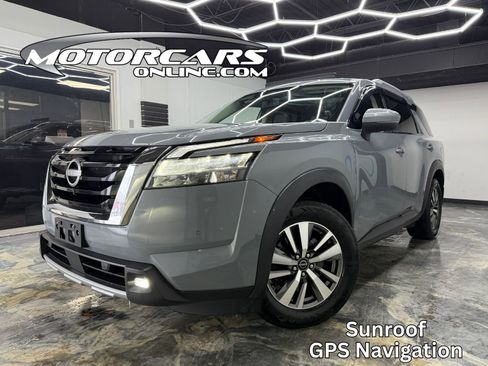 Used 2022 Nissan Pathfinder SL image 1