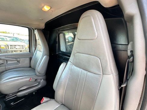 Used 2018 Chevrolet Express 2500 w/ Driver Convenience Package image 19