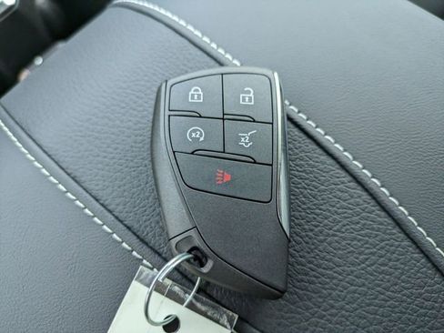 New 2026 GMC Acadia Denali w/ Super Cruise Package image 32