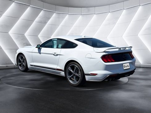 Used 2022 Ford Mustang GT Premium w/ Equipment Group 401A RWD image 3