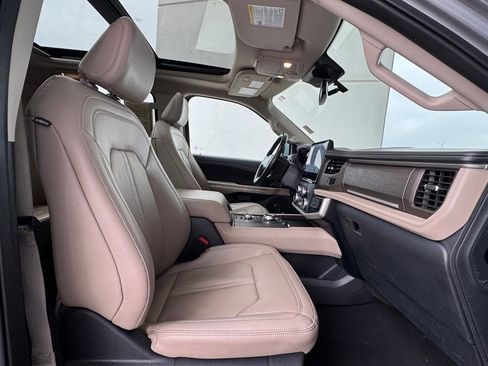 Used 2024 Ford Expedition Max Limited image 28
