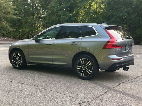 Used 2021 Volvo XC60 T5 Momentum w/ Premium Package AWD/4WD image 6