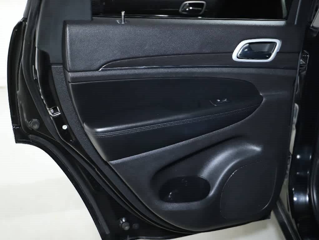 Used 2018 Jeep Grand Cherokee Limited AWD/4WD image 13