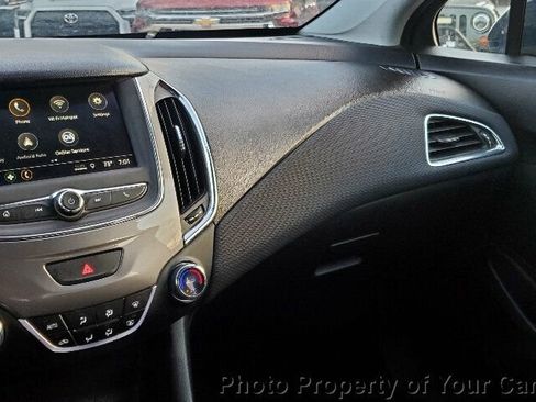 Used 2019 Chevrolet Cruze LT image 27