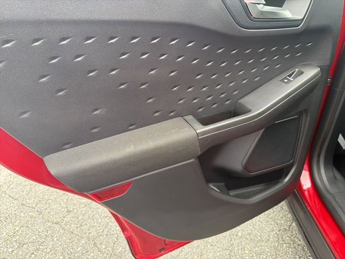 Used 2020 Ford Escape SE image 27