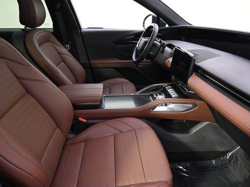 New 2026 Lincoln Nautilus Reserve image 16