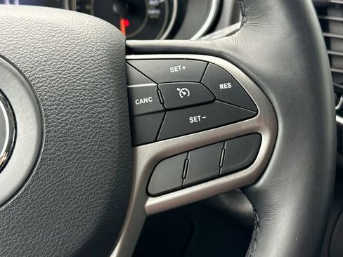Used 2019 Jeep Cherokee Limited AWD/4WD image 32