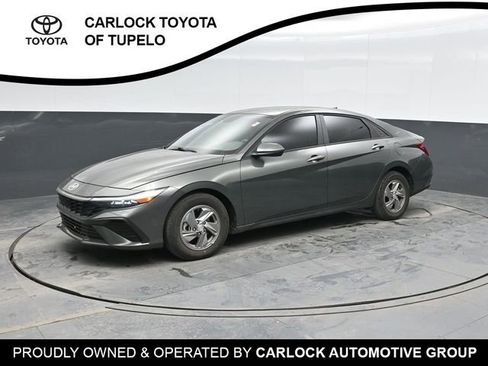 Used 2024 Hyundai Elantra SE image 1