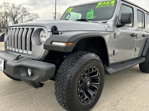 Used 2018 Jeep Wrangler Unlimited Sport S AWD/4WD image 9