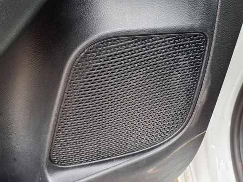 Used 2025 Chrysler Pacifica Select image 20