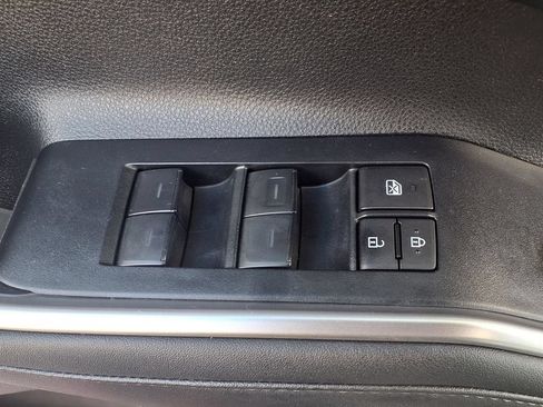Used 2024 Toyota Highlander XSE FWD image 13