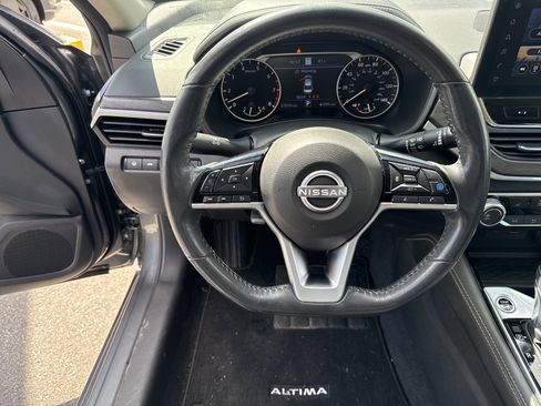 Used 2023 Nissan Altima 2.5 SV w/ SV Premium Package image 17