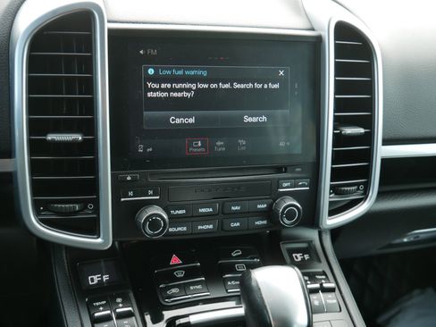 Used 2017 Porsche Cayenne S image 24