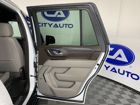 Used 2024 GMC Yukon SLT w/ SLT Luxury Package AWD/4WD image 36