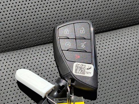 Used 2024 Buick Envision Avenir AWD/4WD image 39