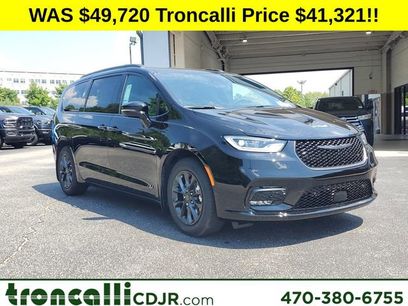 New 2025 Chrysler Pacifica Select w/ Fav Edition Package