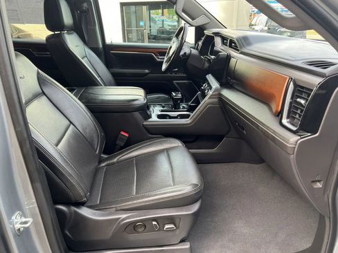 Used 2023 GMC Sierra 1500 Denali w/ Denali Reserve Package AWD/4WD image 8