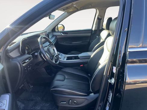 Certified 2024 Hyundai Palisade SEL image 9