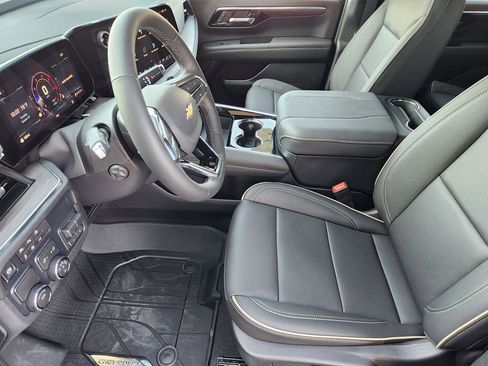 New 2026 Chevrolet Suburban Premier w/ Sun And Tow Package image 9