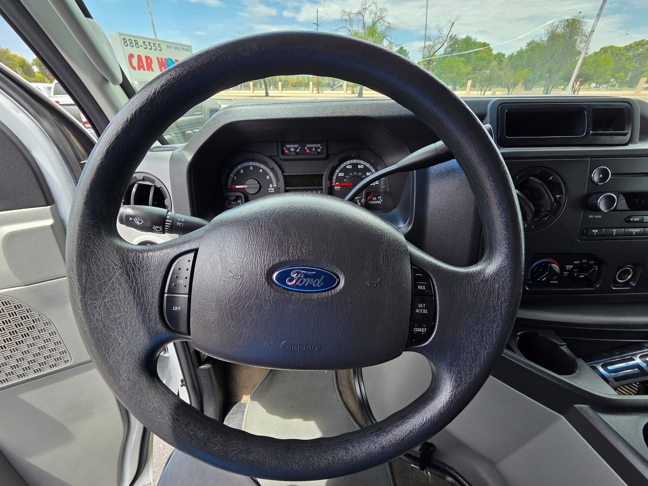 Used 2014 Ford E-350 and Econoline 350 XLT RWD image 14