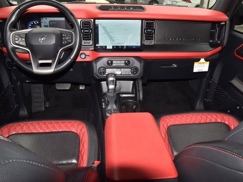 Used 2023 Ford Bronco Wildtrak AWD/4WD image 16