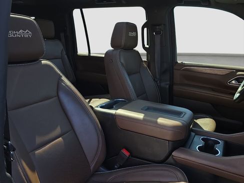 Used 2023 Chevrolet Suburban High Country AWD/4WD image 19