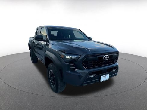 Used 2025 Toyota Tacoma TRD Off-Road image 3