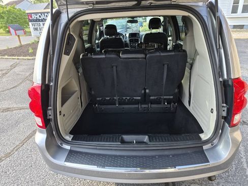 Used 2018 Dodge Grand Caravan SXT FWD image 31