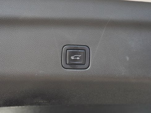 Used 2023 GMC Yukon Denali Ultimate AWD/4WD image 15