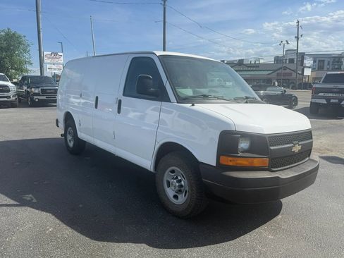 Used 2013 Chevrolet Express 2500 RWD image 7