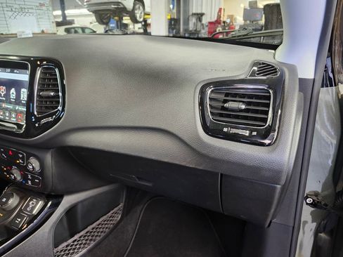 Used 2019 Jeep Compass Limited w/ Advanced Safety Group AWD/4WD image 12