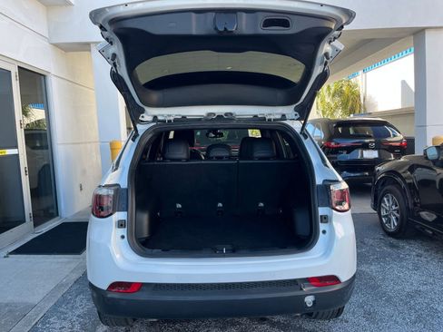 Used 2025 Jeep Compass Limited image 32