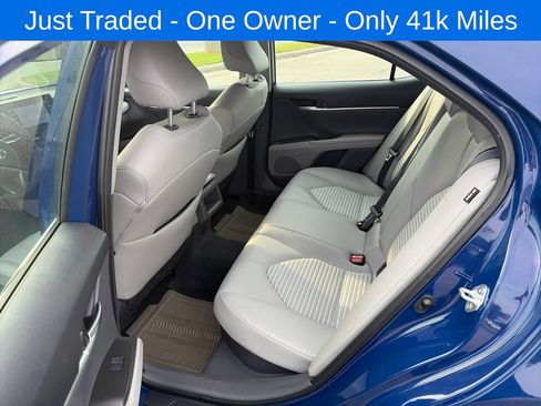Used 2023 Toyota Camry SE FWD image 12