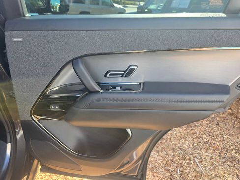 Used 2024 Land Rover Range Rover Sport SE image 13