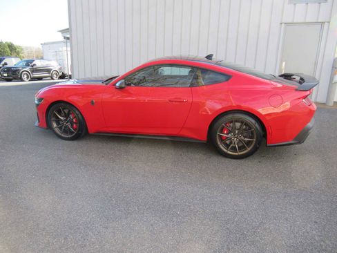 Used 2025 Ford Mustang Dark Horse image 8