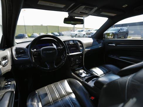Used 2019 Chrysler 300 S AWD/4WD image 11