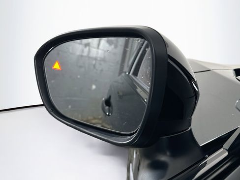 Used 2023 Nissan Ariya FWD image 16