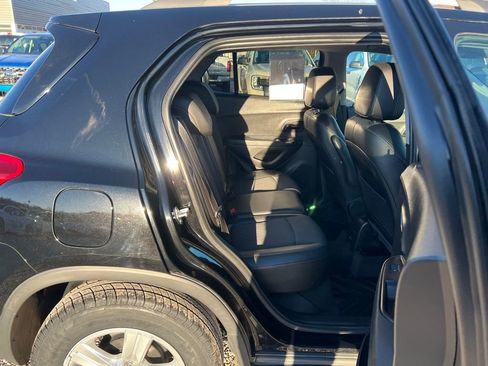 Used 2019 Chevrolet Trax LT w/ Sun & Sound Package image 19