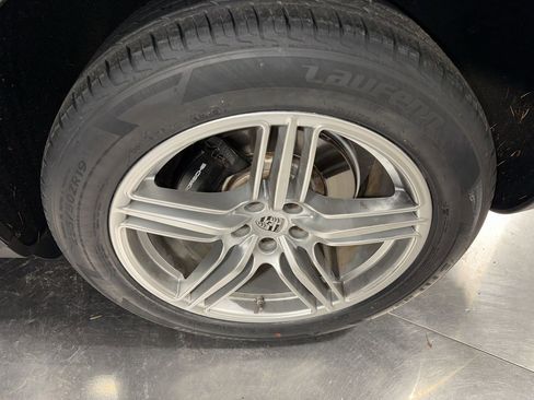 Used 2019 Porsche Macan image 15