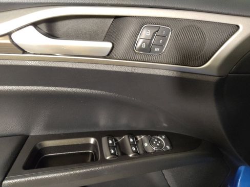Used 2020 Ford Fusion SEL image 27